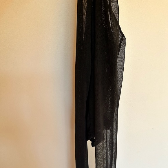 Black Mesh Top ✨ - Picture 4 of 5